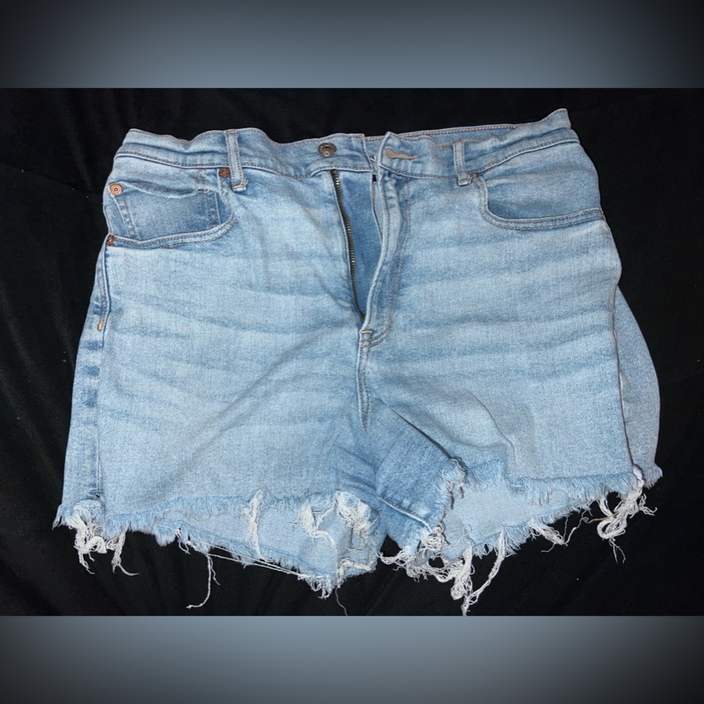 American eagle highest rise 90’s boyfriend short. Size 14